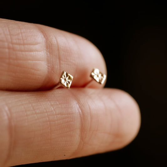 Star Solitaire studs