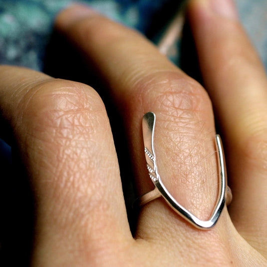 Wishbone ring