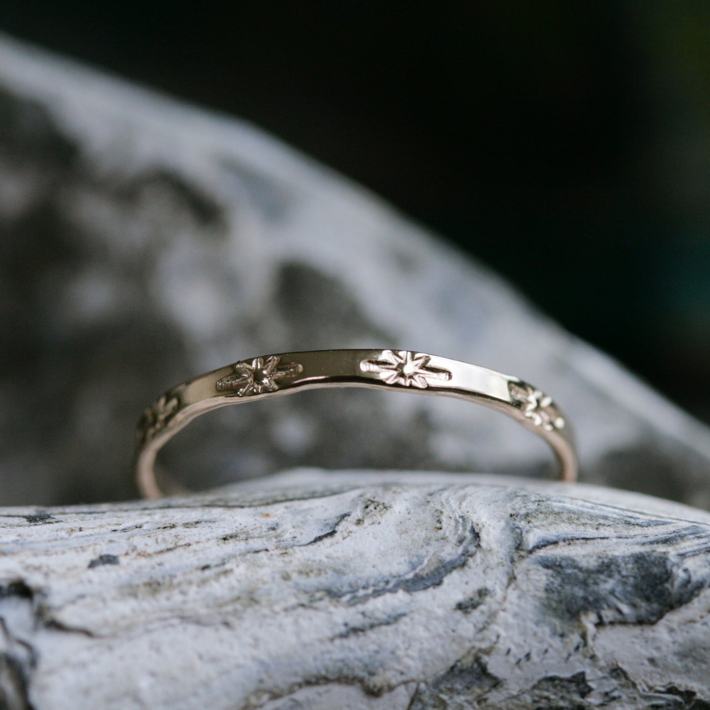 dainty star ring band