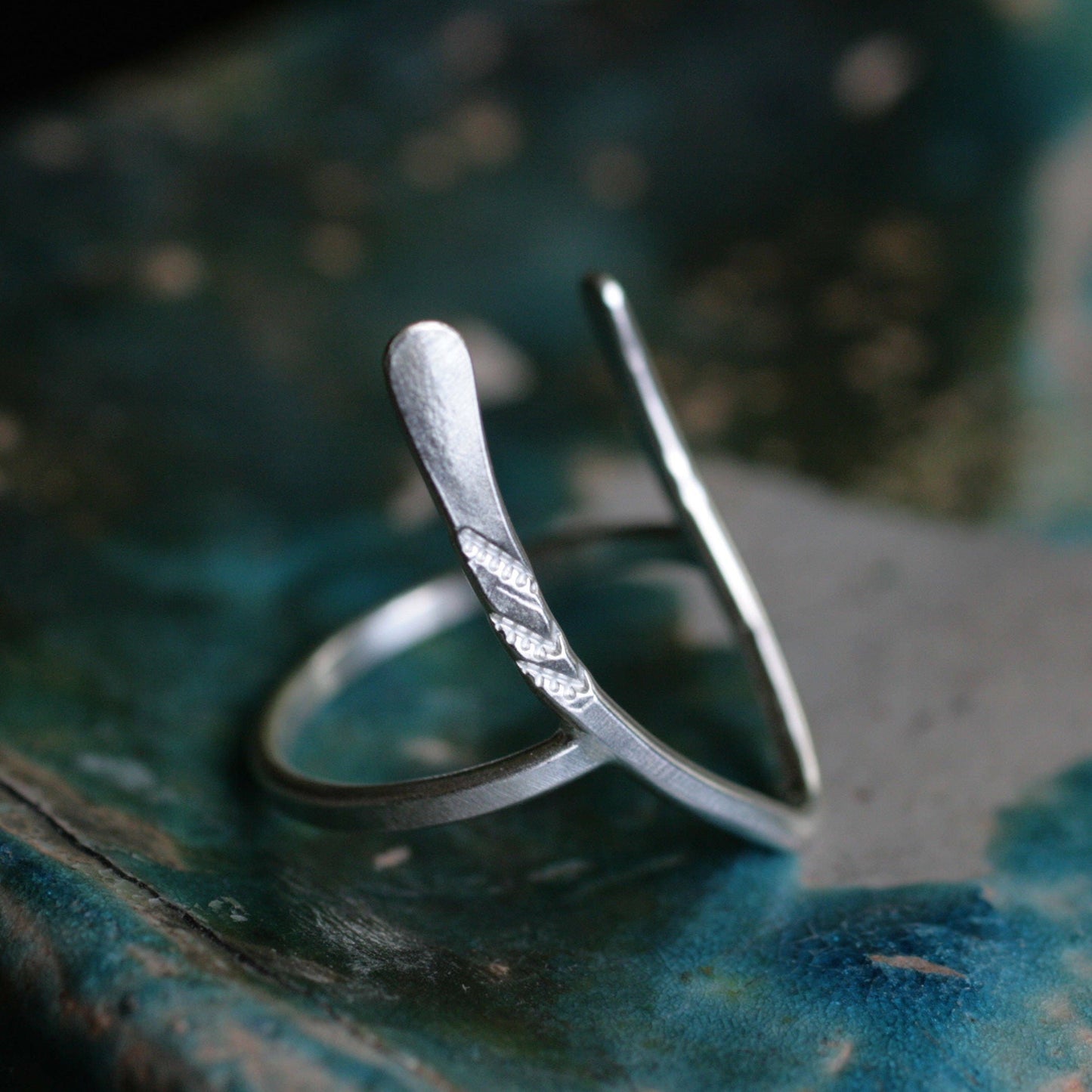 Wishbone ring