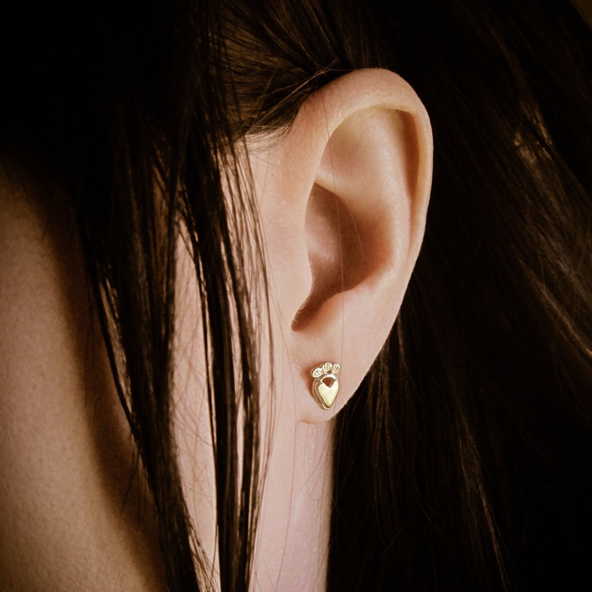 gold heart earrings