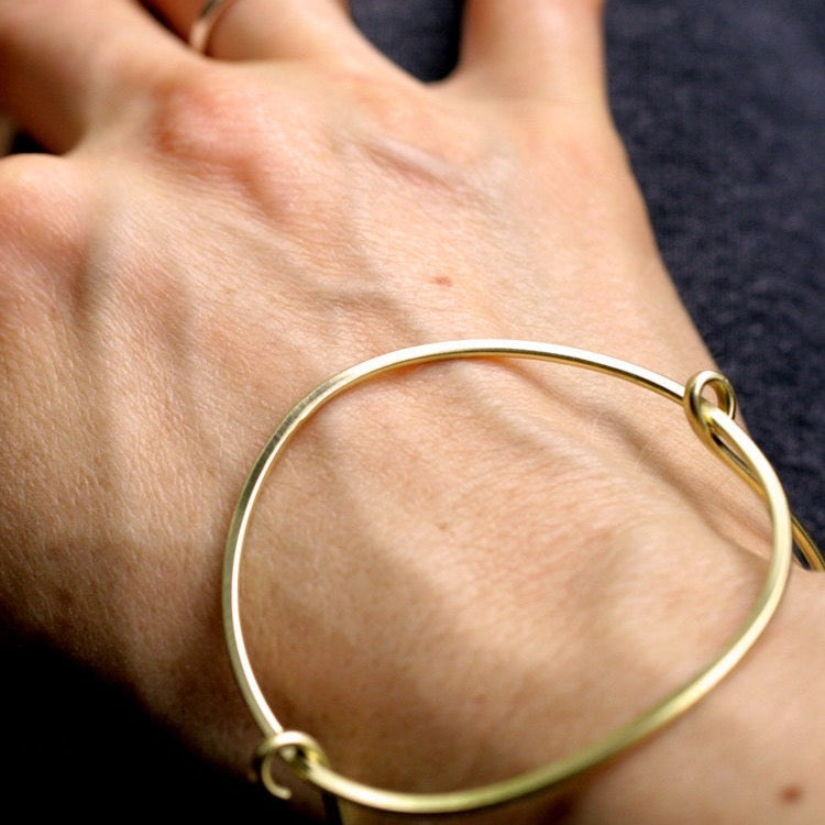 gold circle bracelet